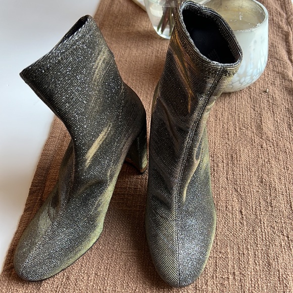 Michael Kors booties worn once - Picture 5 of 5